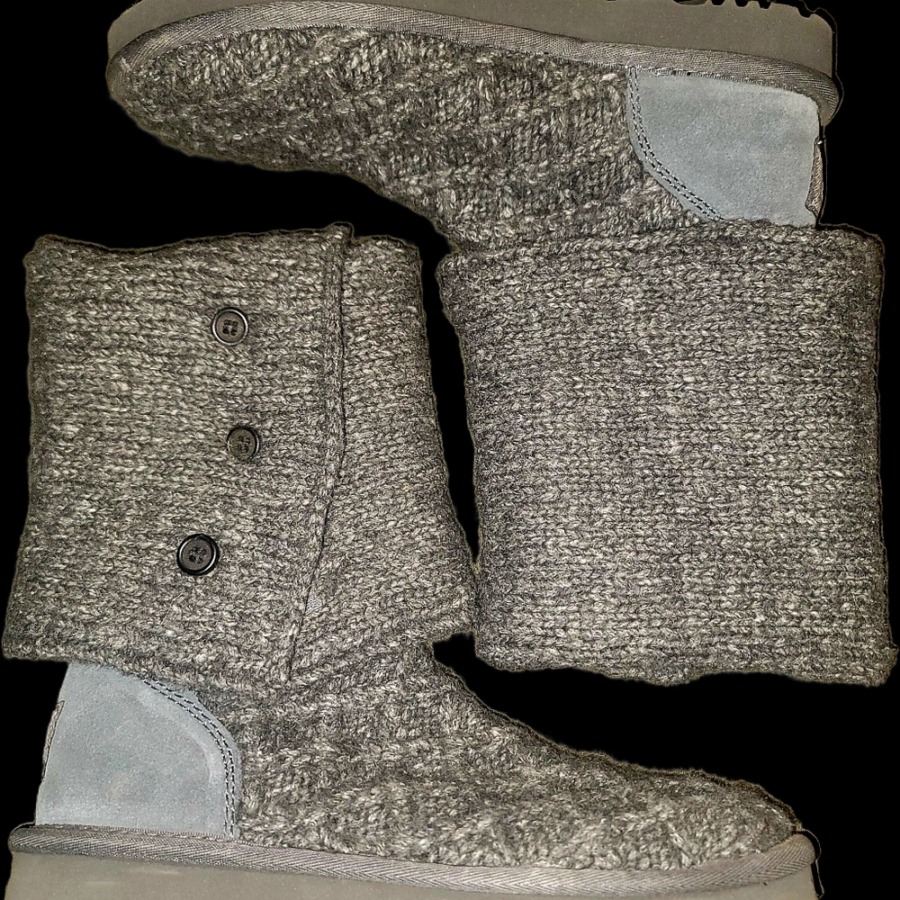 UGG™ Charcoal Lattice Cardy Boots